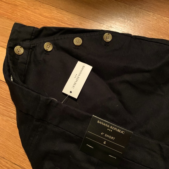 Banana Republic black shorts, size 6 - Picture 2 of 2